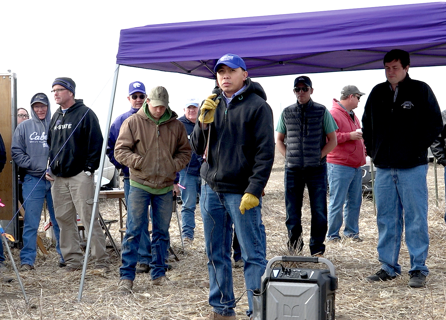 Jonathan Aguilar addresses crowd at a water tech field day