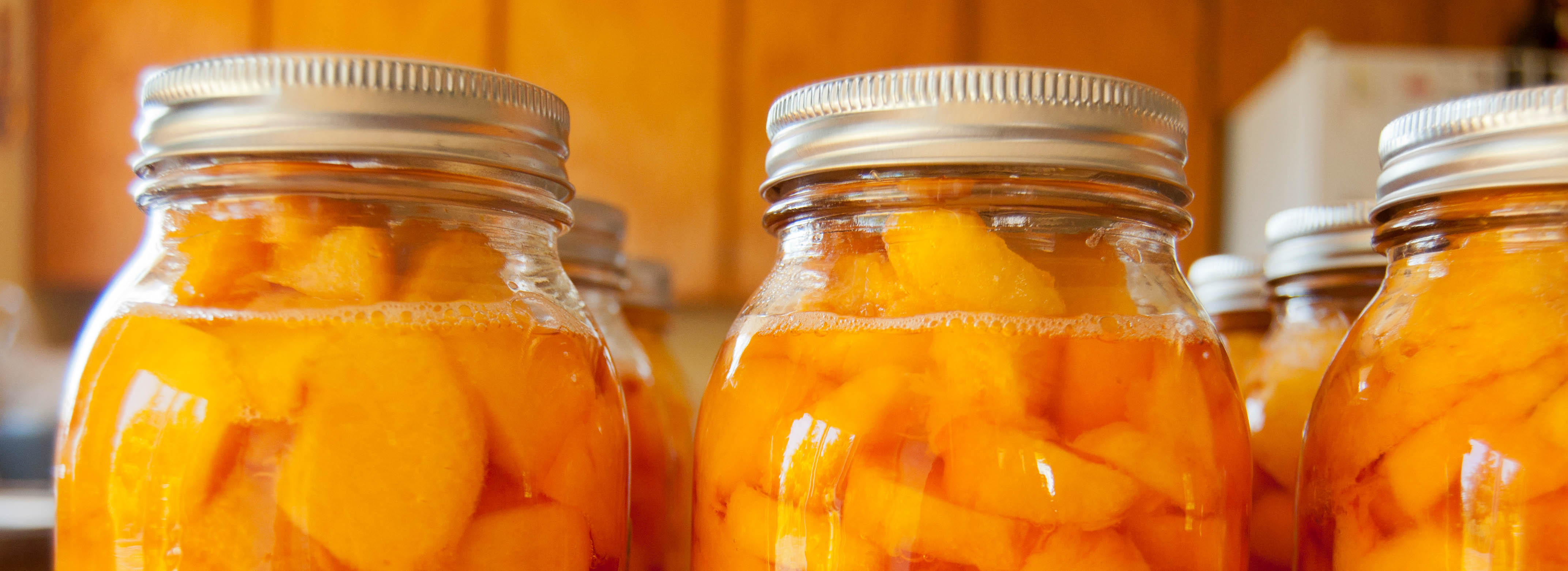 Canned peaches 