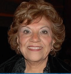 Picture of woman, Clara Reyes, Dos Mundos