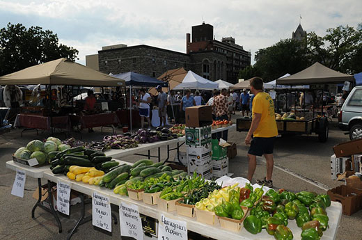 Fruit and vegetable stands at Manhattan Downtown Farmers Market